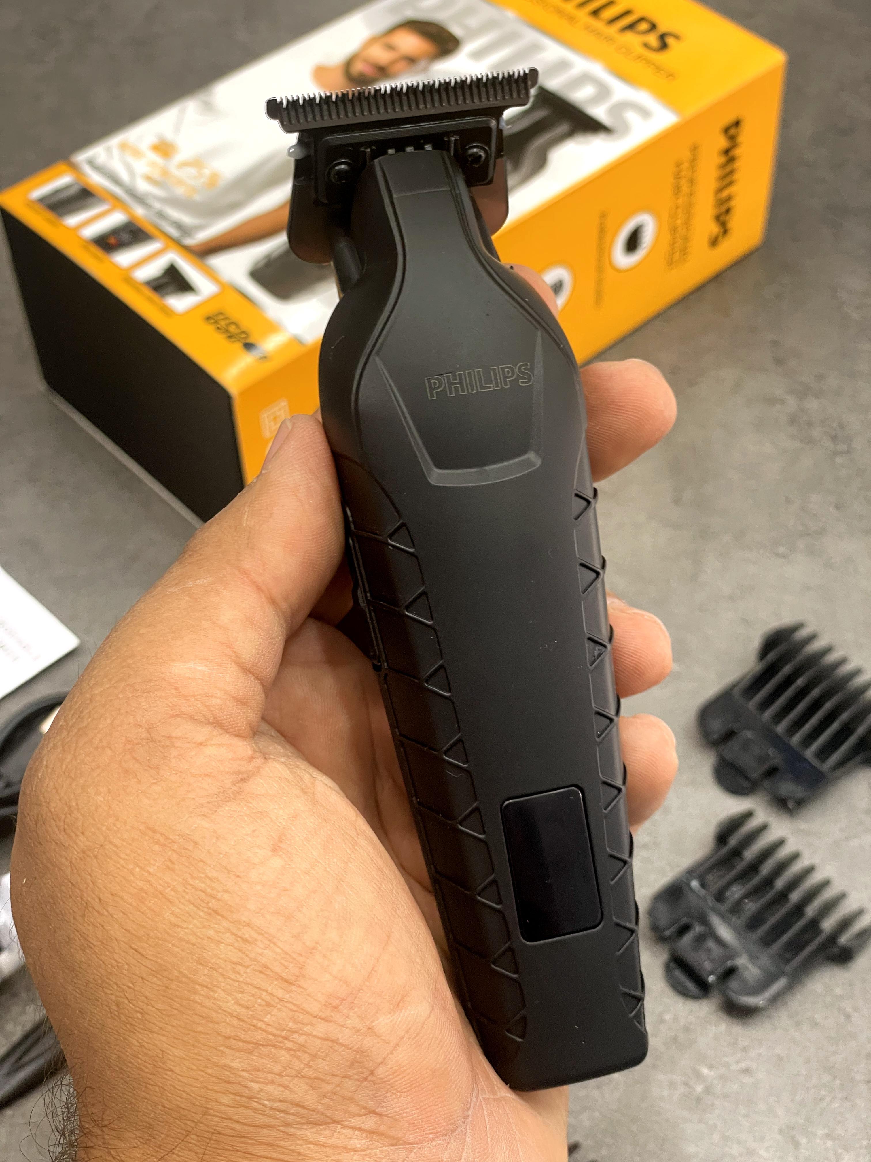 خط زن و صفرزن حرفه‌ای برند فیلیپس مدل نمایشگردار